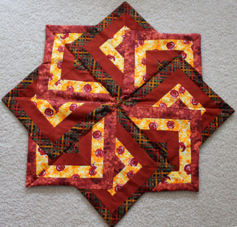 Thanksgiving Swirling Star Table Topper