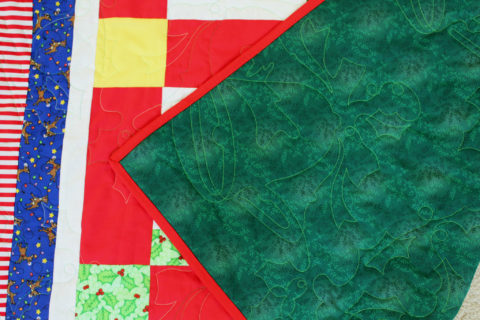 Log Cabin Christmas Quilt