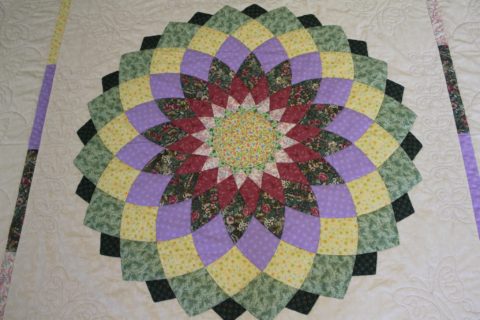 Dahlia Quilt