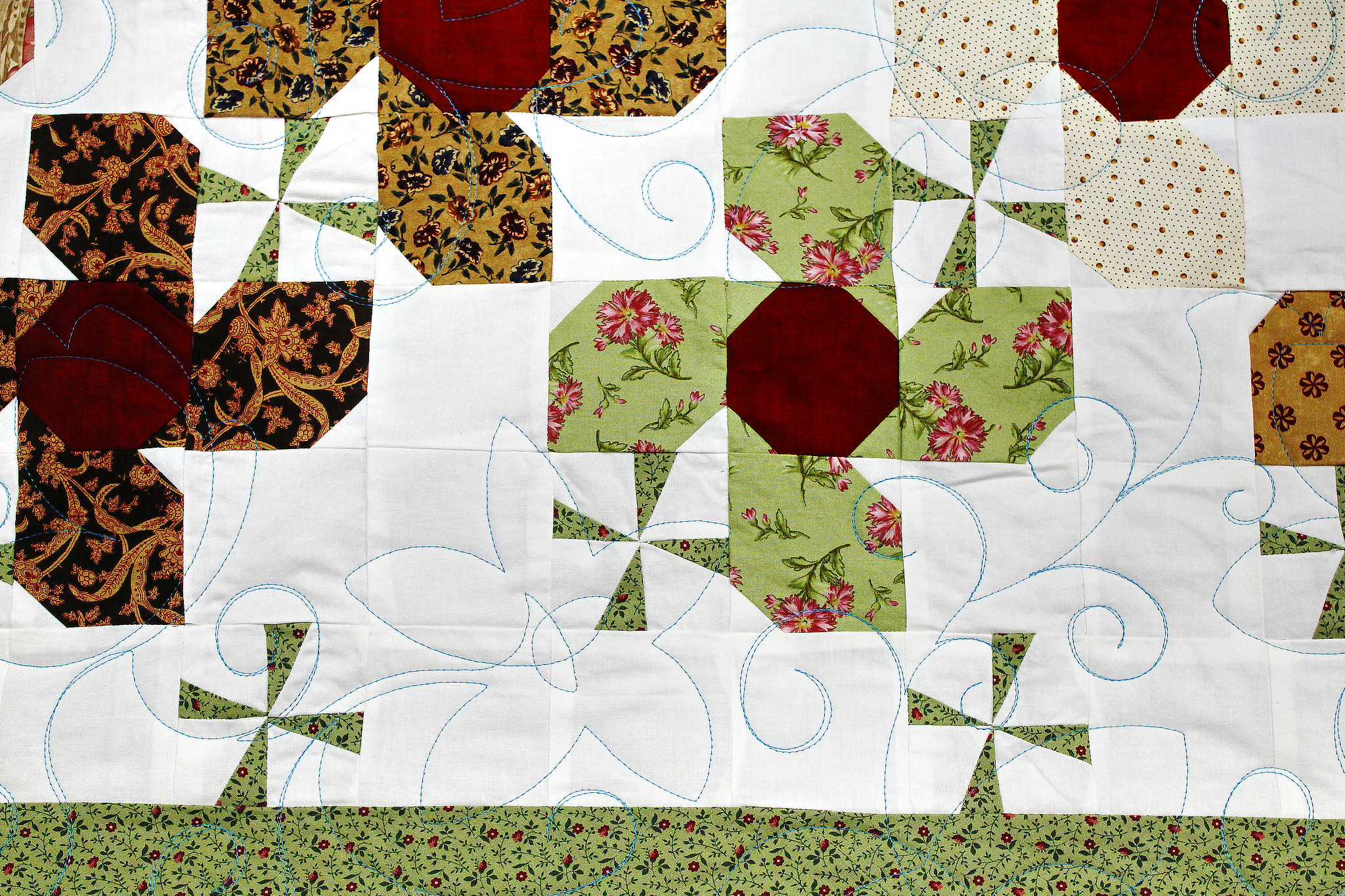 Laverne’s Twirling Flowers Quilt
