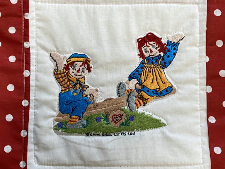 raggedy-ann-raggedy-andy-baby-quilt-lady-bird-quilts