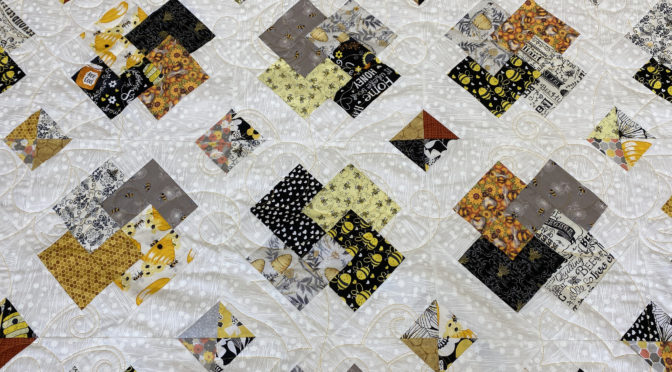 Theresa’s Card Trick Quilt featuring Honey Bees!