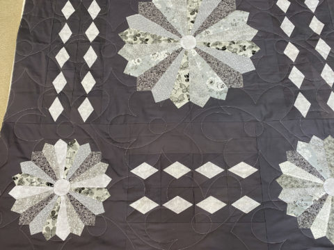 Crystal’s Black & White Dresden Plate Quilt