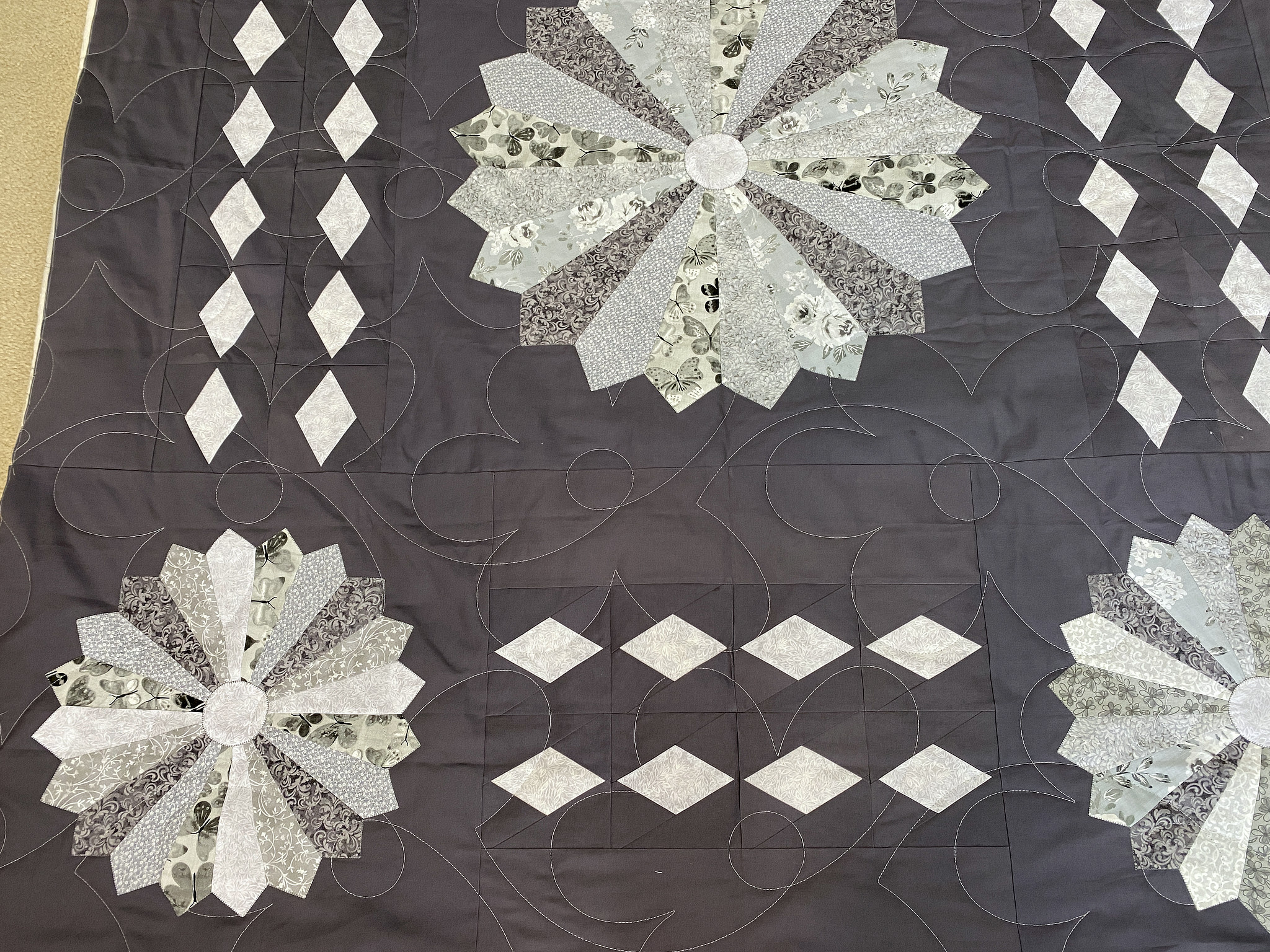 Dresden Plate – Pointy Tipped – Free Bird Quilting Designs