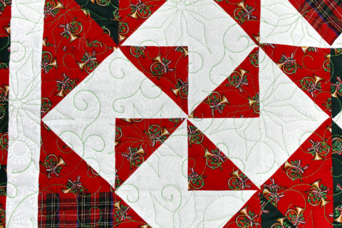 Barbara’s Christmas Snowflakes Quilt