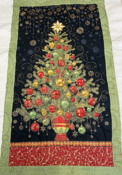 Minnie’s Quilted Hanging Christmas Tree