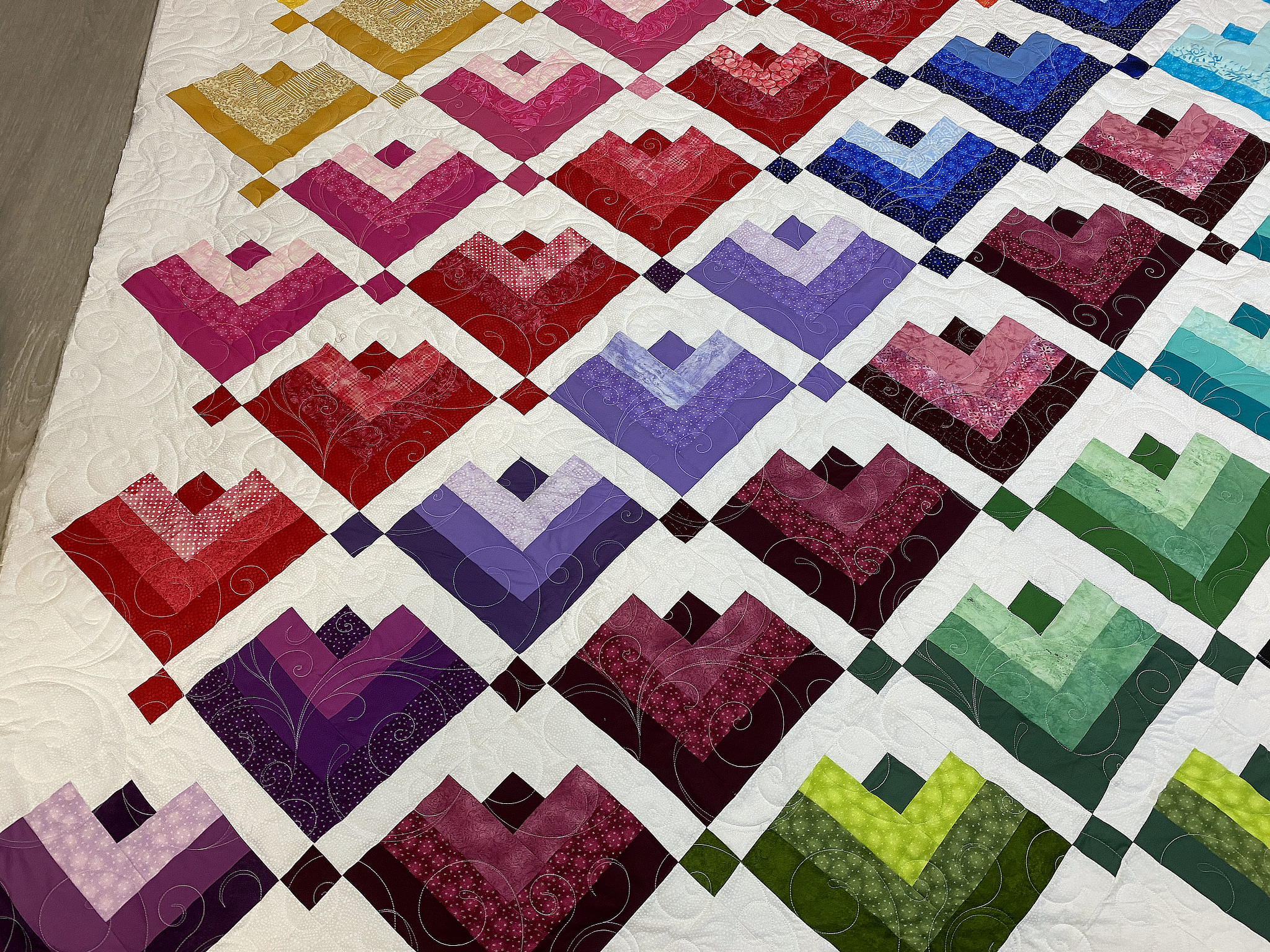 joanne-s-lovely-ombre-cabins-quilt-lady-bird-quilts