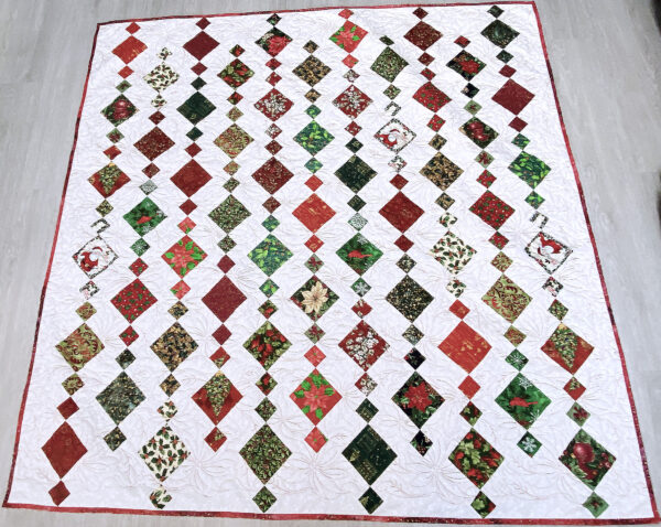 Mary’s Christmas Chandelier Quilt