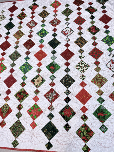 Mary’s Christmas Chandelier Quilt